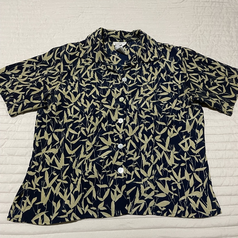 Vintage asian print. box cut button-down